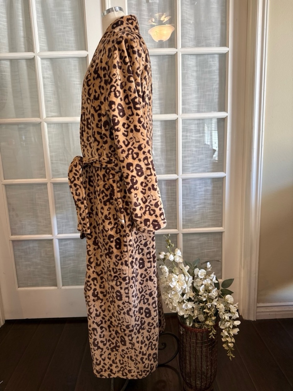 UGG Leopard-Print Plush Robe in Brown and Tan - Picture 2 of 7